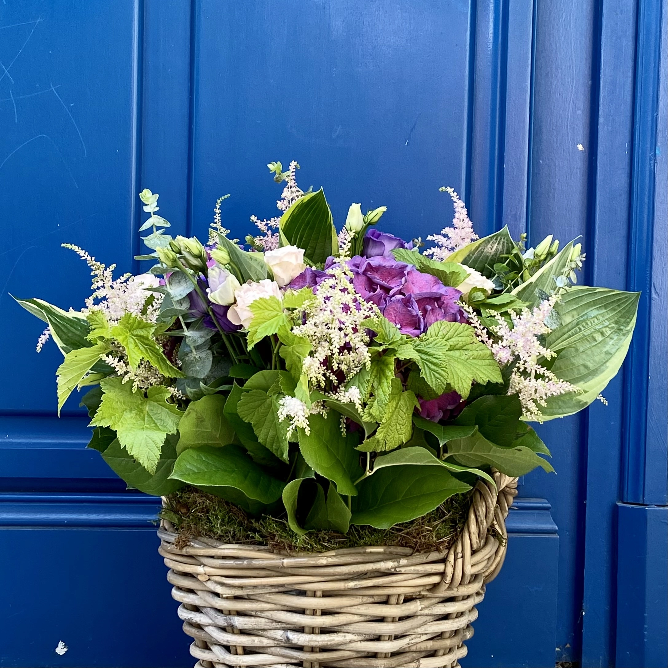 Panier de deuil, par Amour de fleurs Bordeaux, fleuriste à Bordeaux