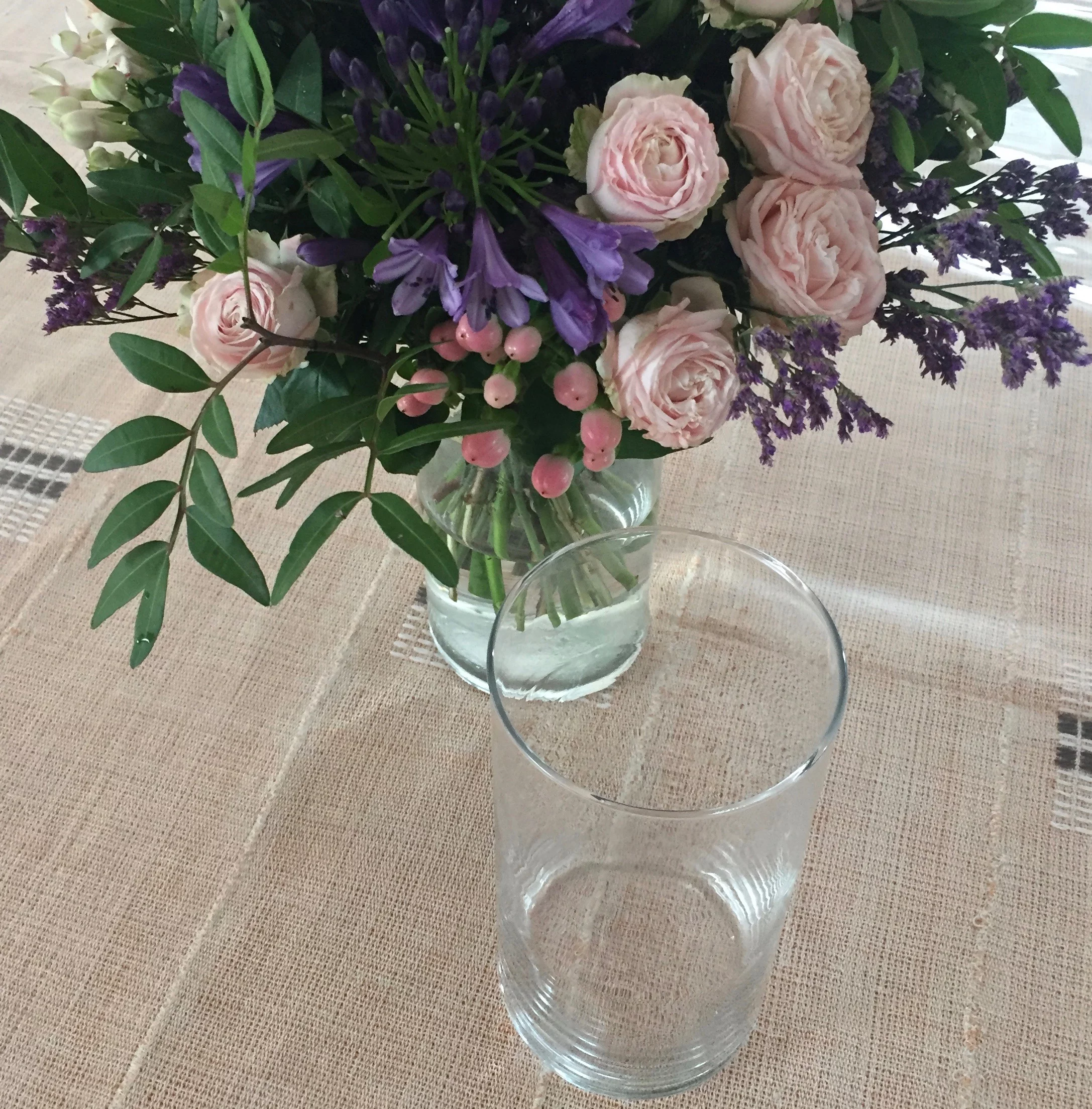 Vase cylindre basique, par Hanakawa, fleuriste à Meudon