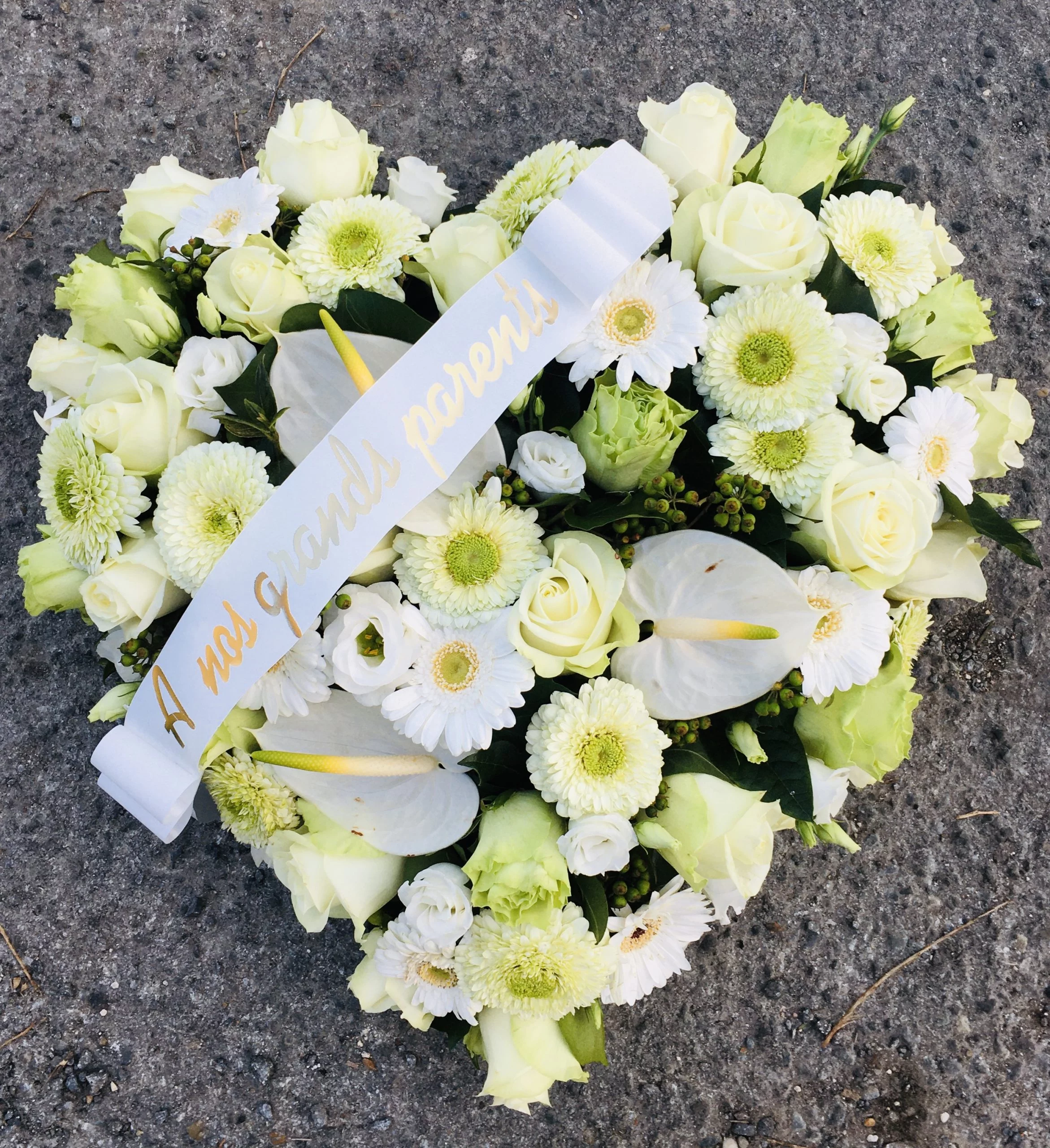Cœur 38 cm, par Le Camélia, fleuriste à Tresses
