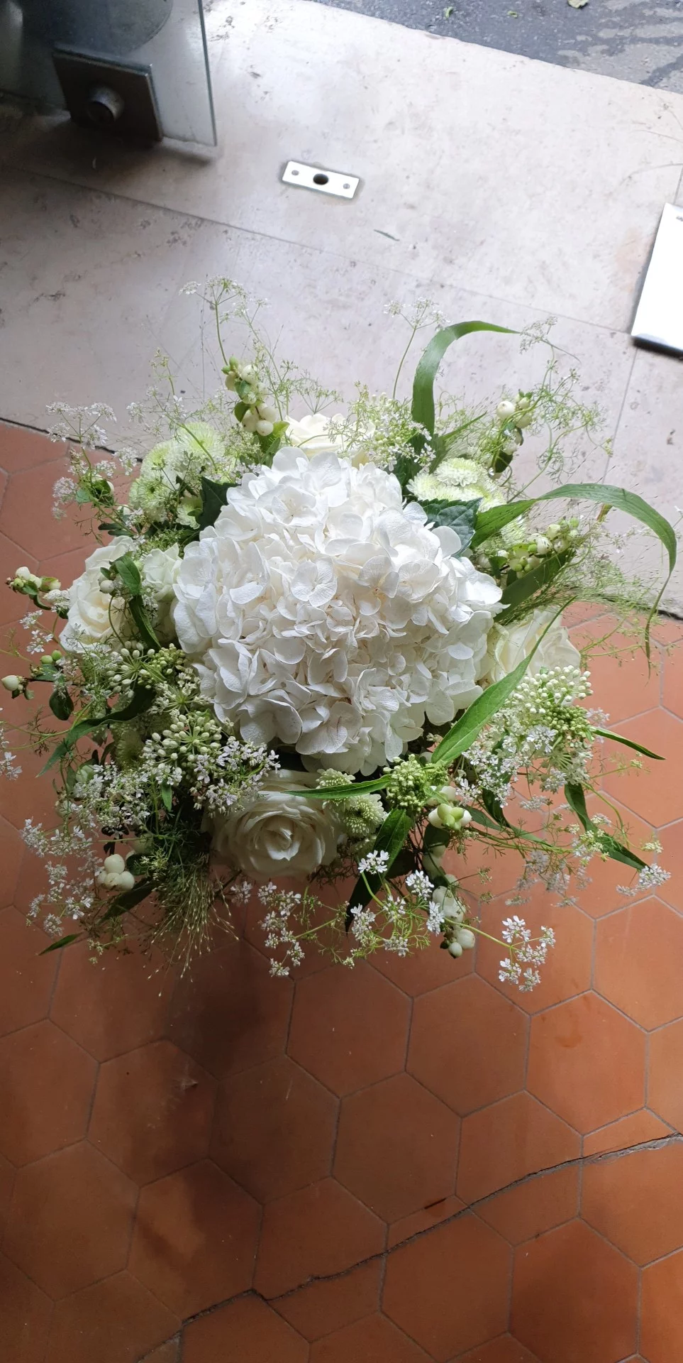Bouquet à base d’hortensias, par ATELIER FLASH FLEURS, fleuriste à Paris