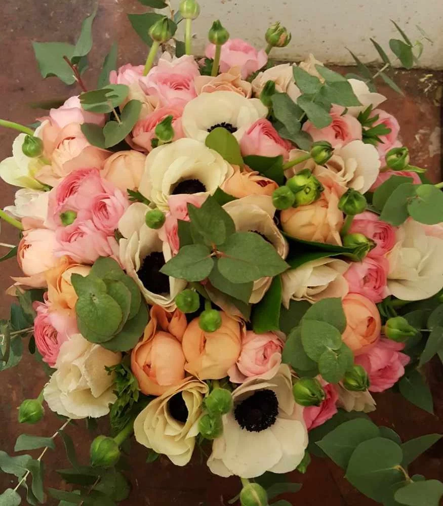 Bouquet rond, par Les Lys de Boulogne, fleuriste à Boulogne-Billancourt