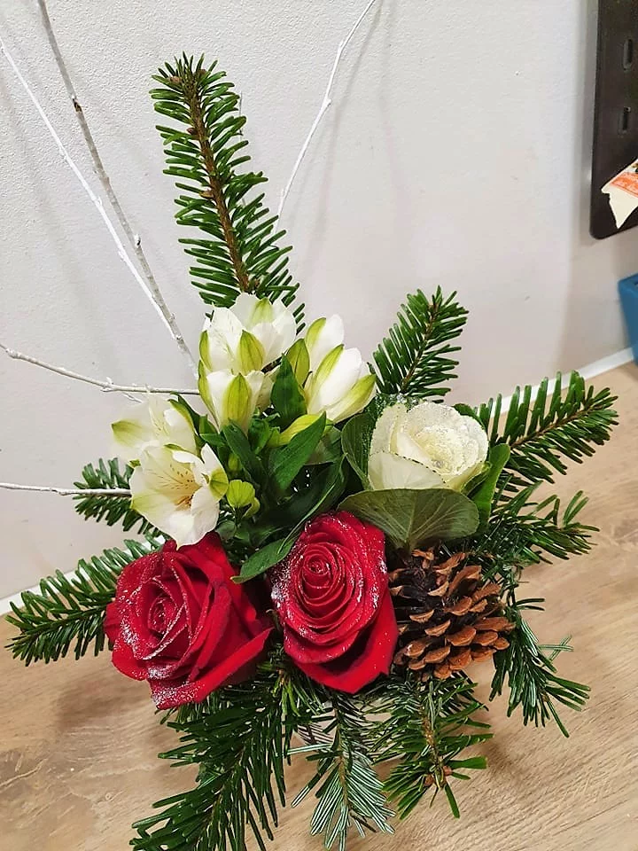 Composition de noël, par La Boutique de Marie, fleuriste à Pézenas