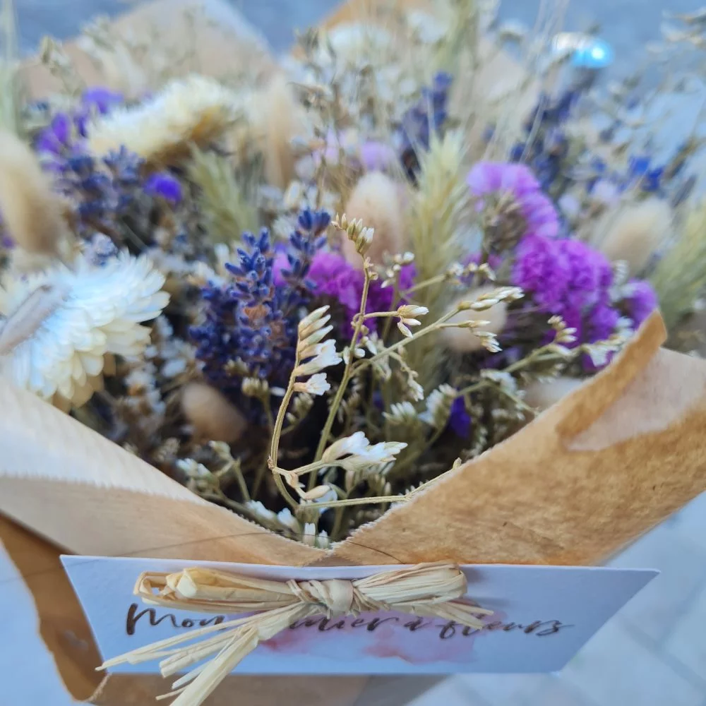 Bouquet de fleurs séchées, par Mon panier à fleurs, fleuriste à Saint-Germain-en-Laye