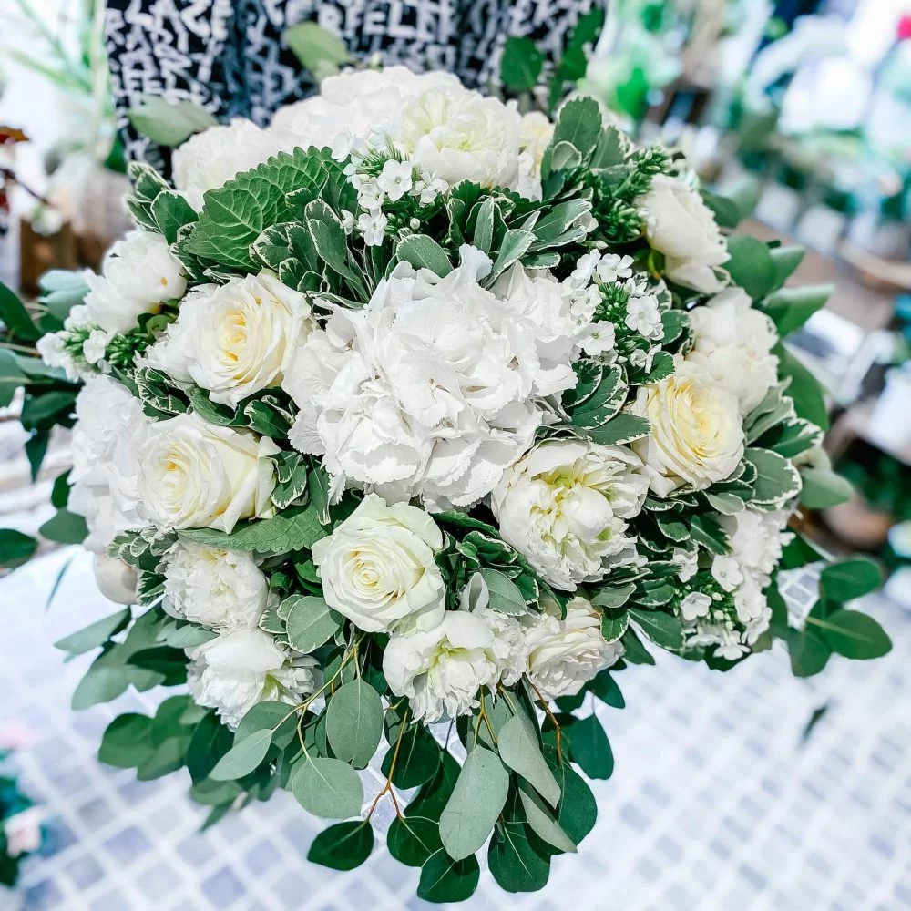 Bouquet du fleuriste blanc et vert, par Rêve d'orchidée, fleuriste à Quimper