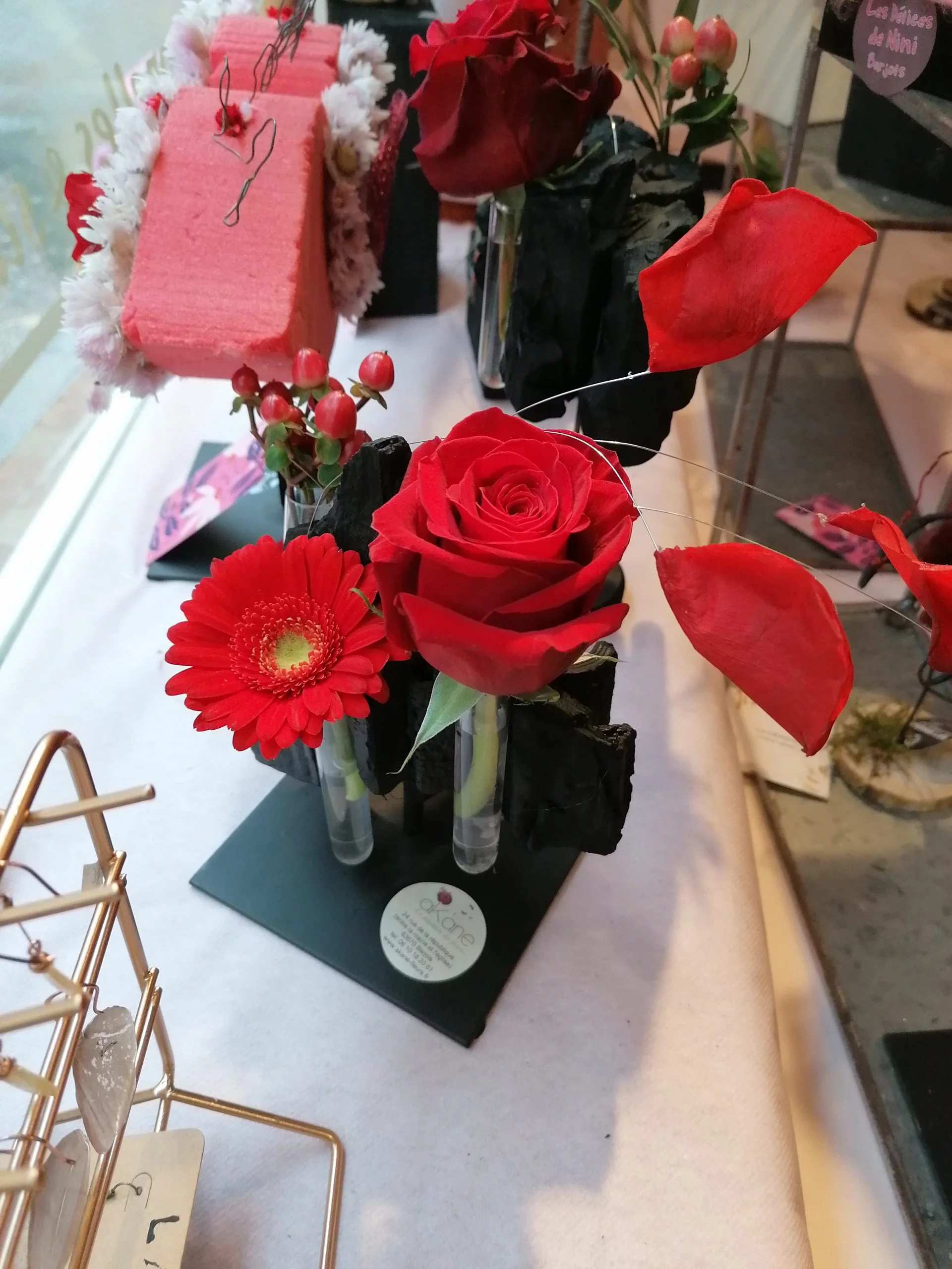 composition actuelle, par Akane - Le murmure des fleurs, fleuriste à Cuers