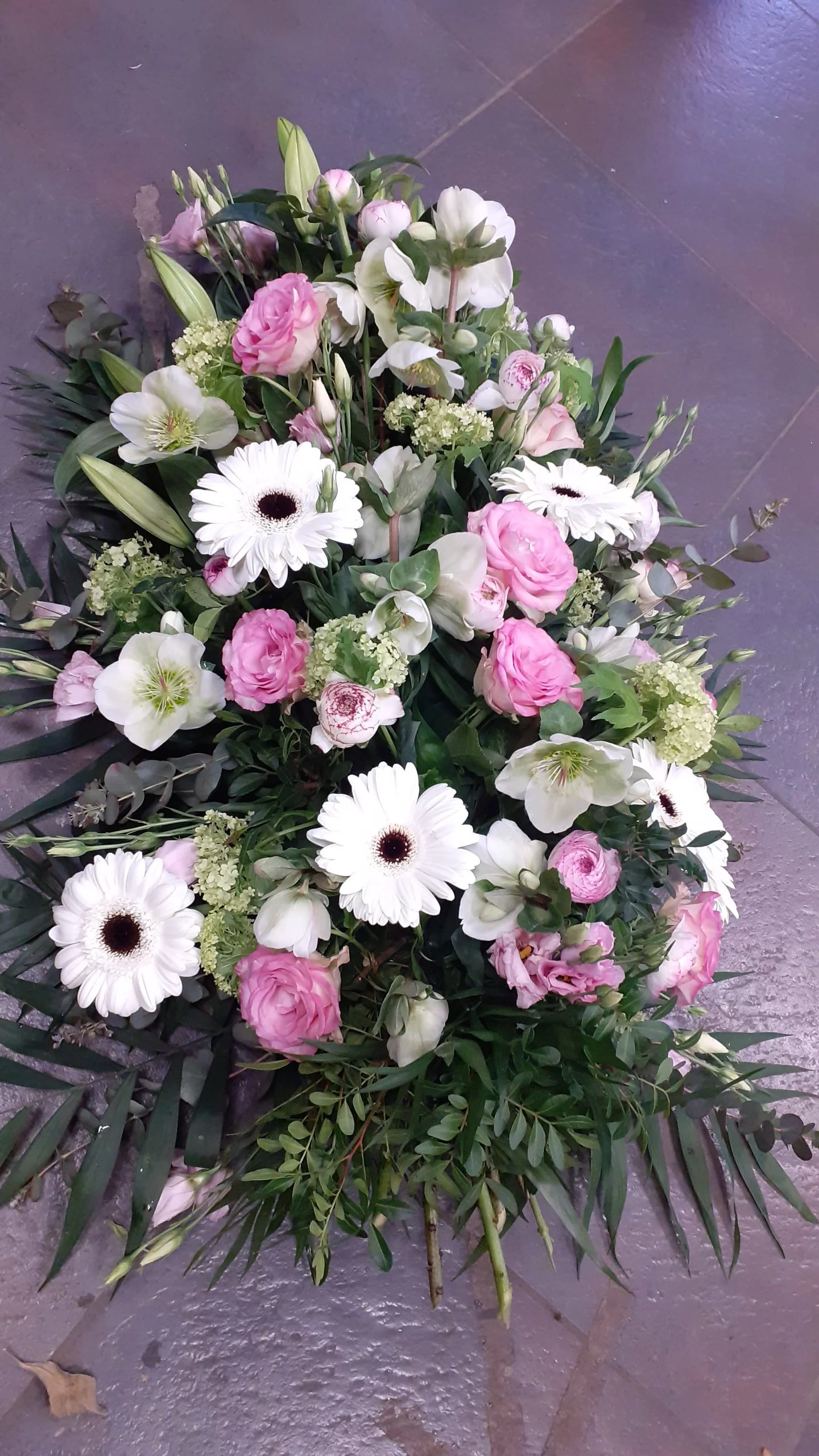 Gerbe piqué, par Monloup artisan fleuriste, fleuriste à Roanne