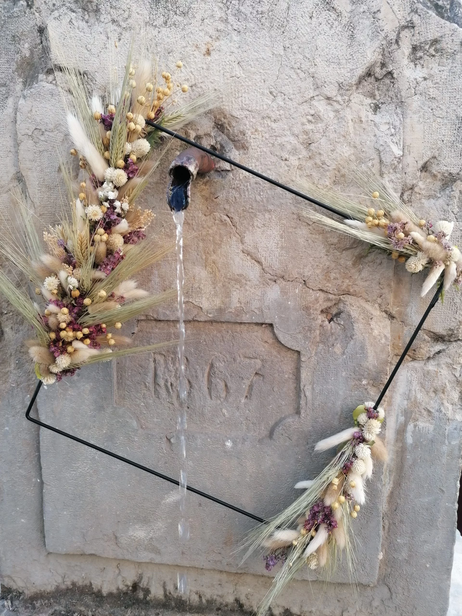 cadre floral en fleurs séchées, par Akane - Le murmure des fleurs, fleuriste à Cuers