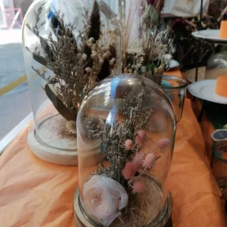 cloche fleurs séchées, par Akane - Le murmure des fleurs, fleuriste à Tavernes