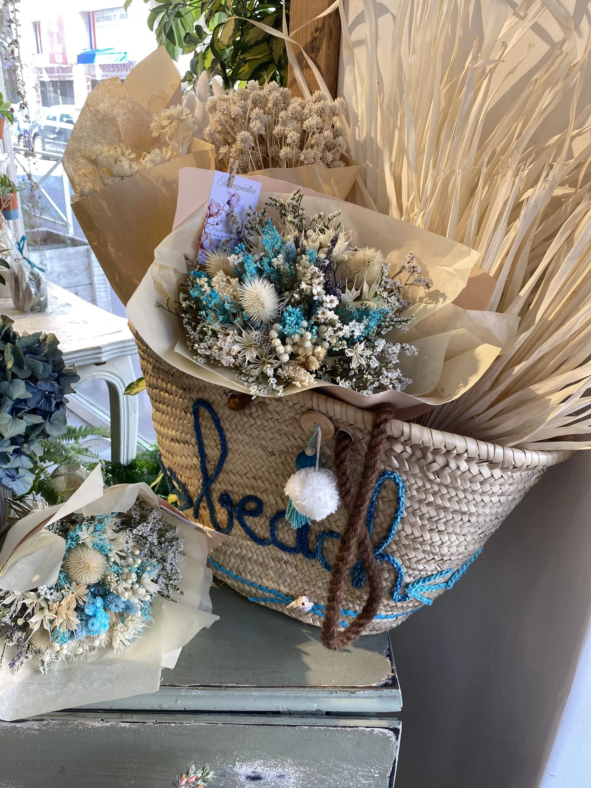 Bouquet de fleurs séchées compact, par Magnolia Fleuriste, fleuriste à Antibes