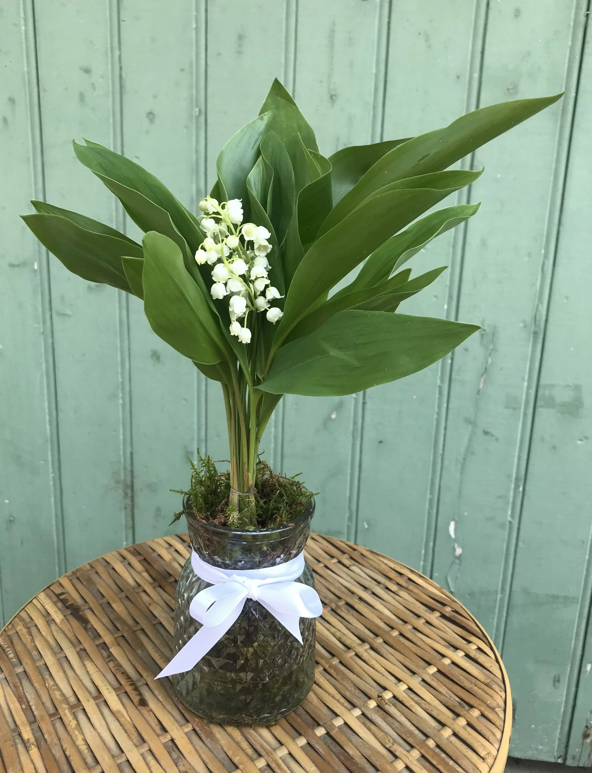 Muguet des bois et son vase, par 15 Au Jardin, fleuriste à Bièvres