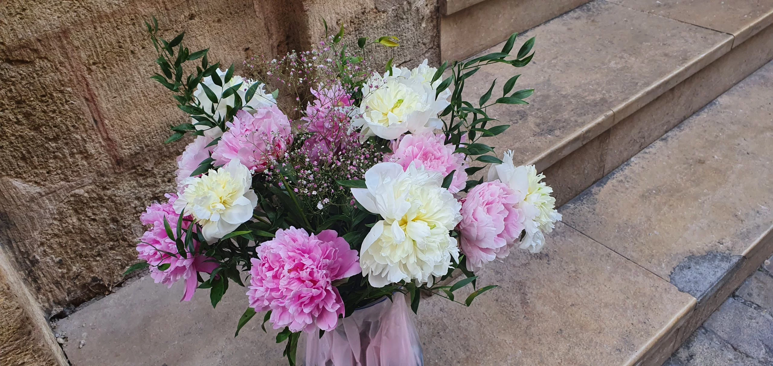 Bouquet fêtes des meres, par La Boutique de Marie, fleuriste à Pézenas