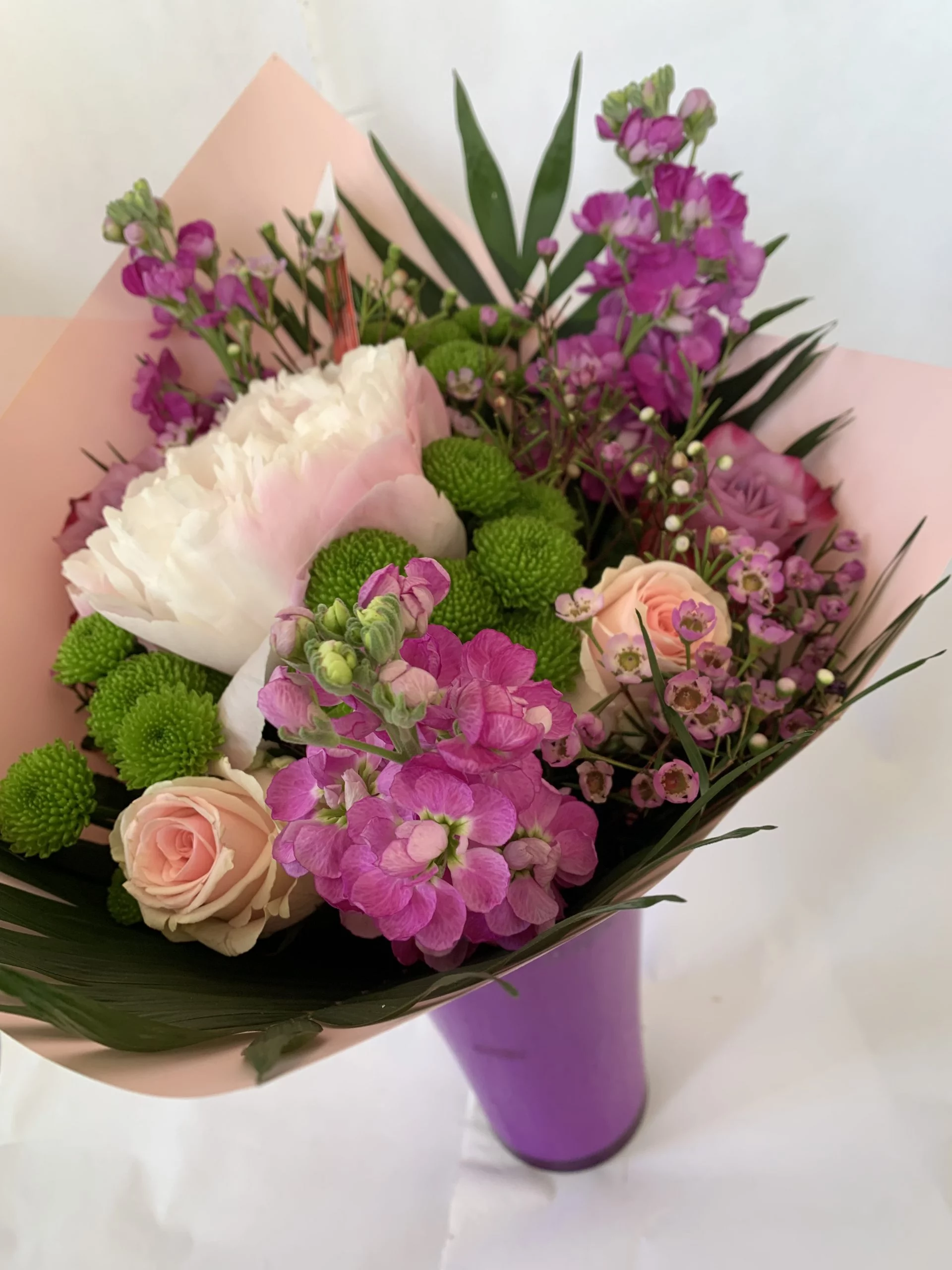 Bouquet rond élégant, par Au Dipladenia, fleuriste à Lille