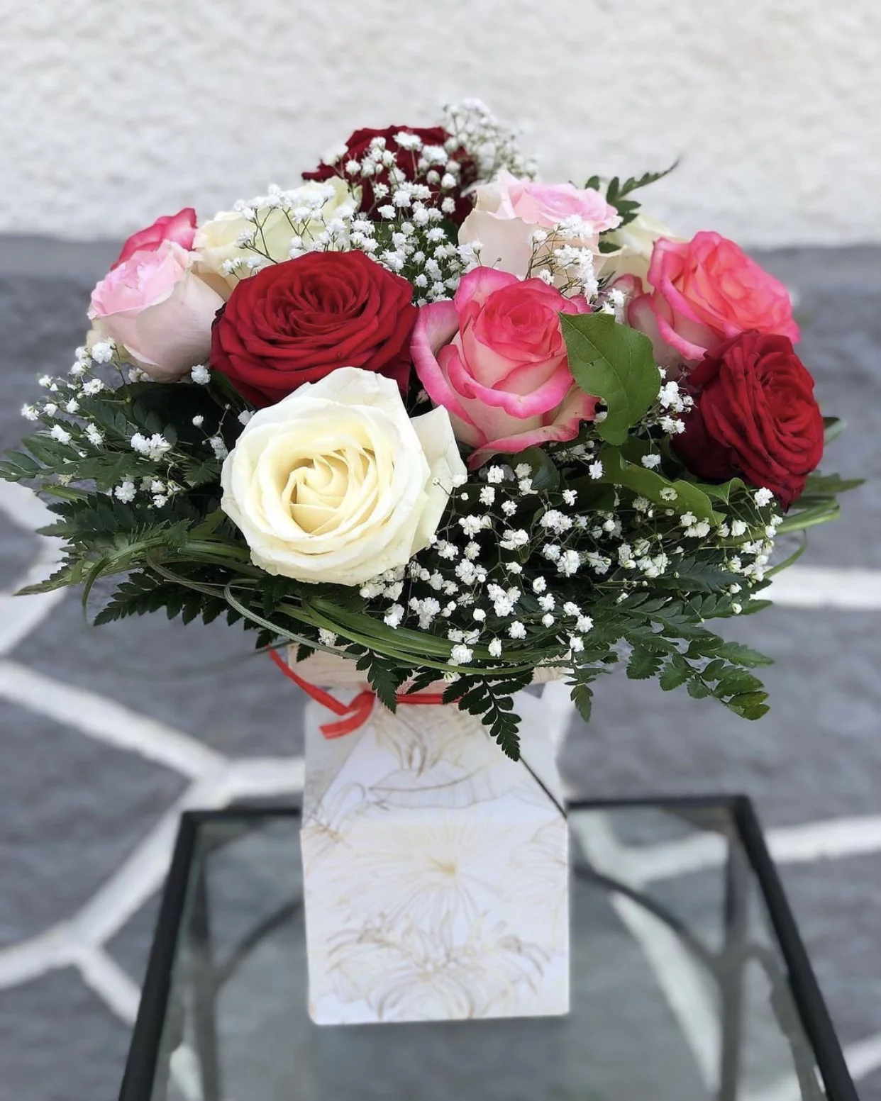 Méli-Mélo de roses., par Fleurs des îles, fleuriste à Grigny