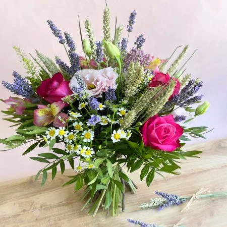 votre artisan fleuriste vous propose le bouquet : Chanson d’été