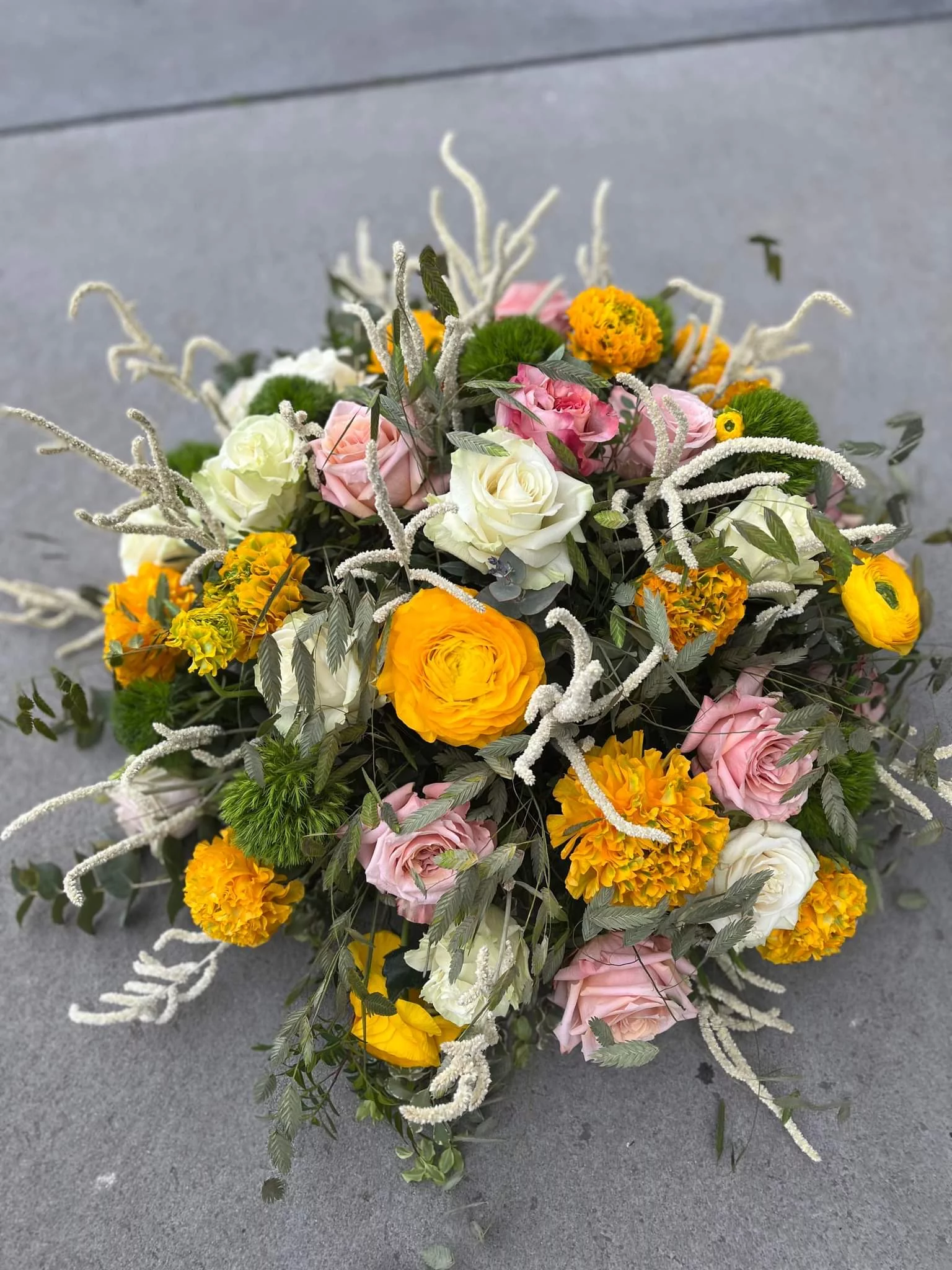 Coussin Annabella, par Au naturel, fleuriste à Alençon