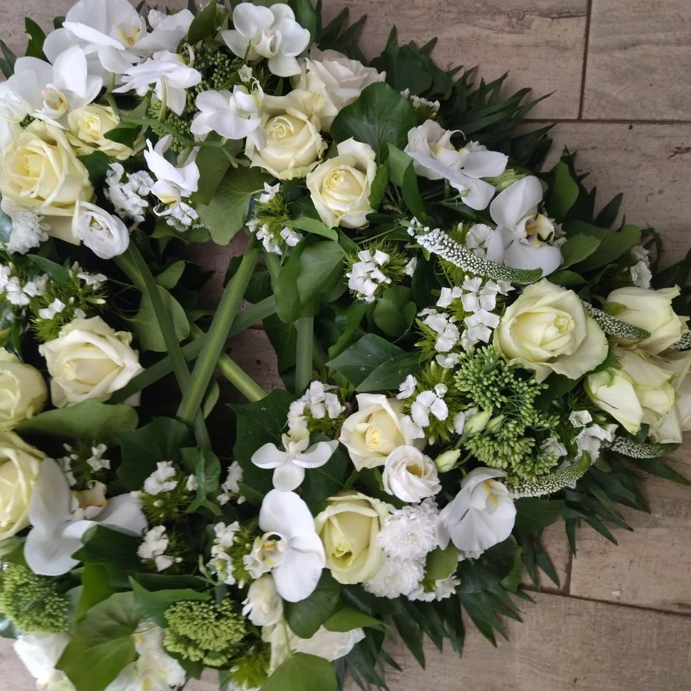 Coeur évidé, par Mfleurs, fleuriste à Velaux