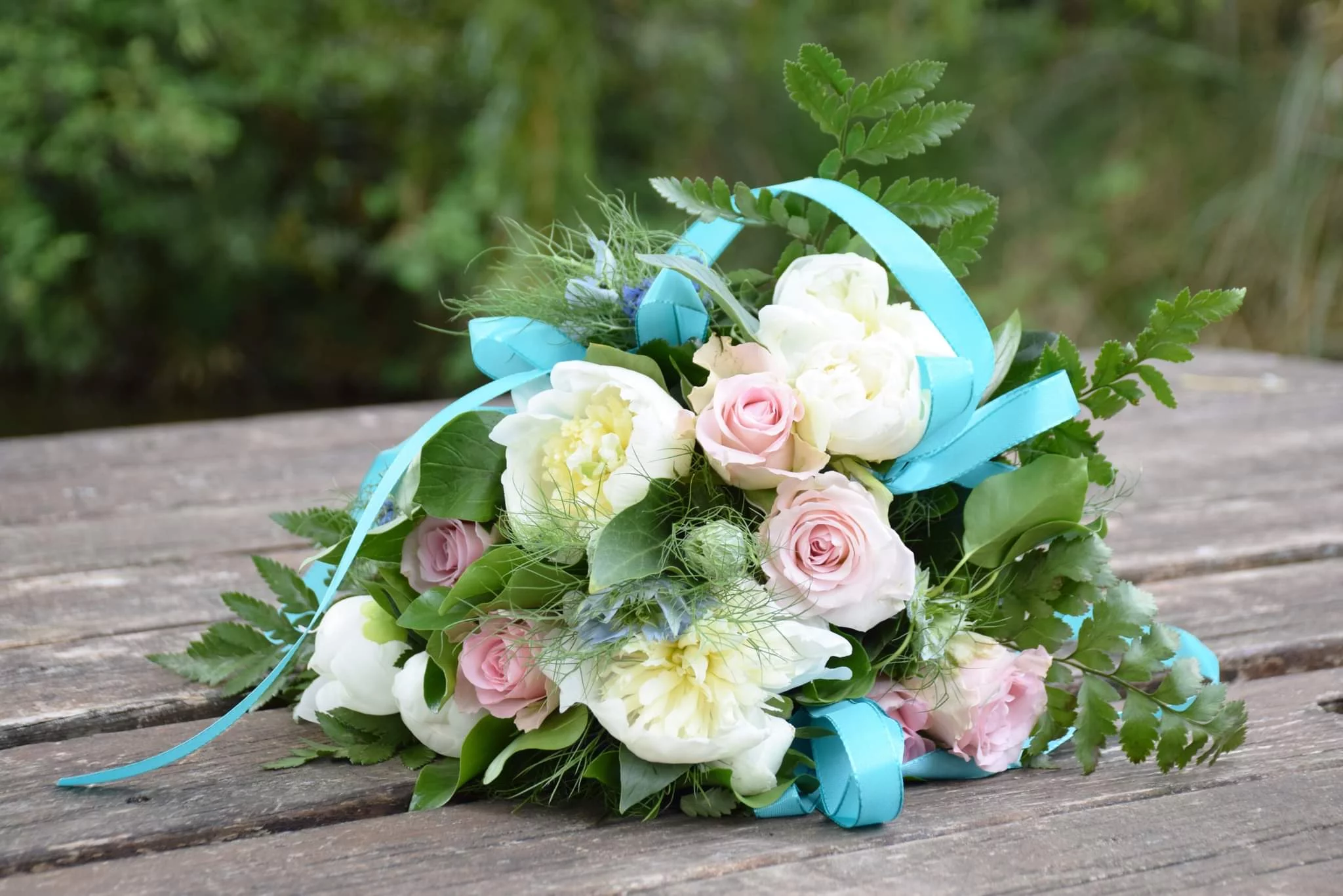 Mariage, par Mfleurs, fleuriste à Velaux