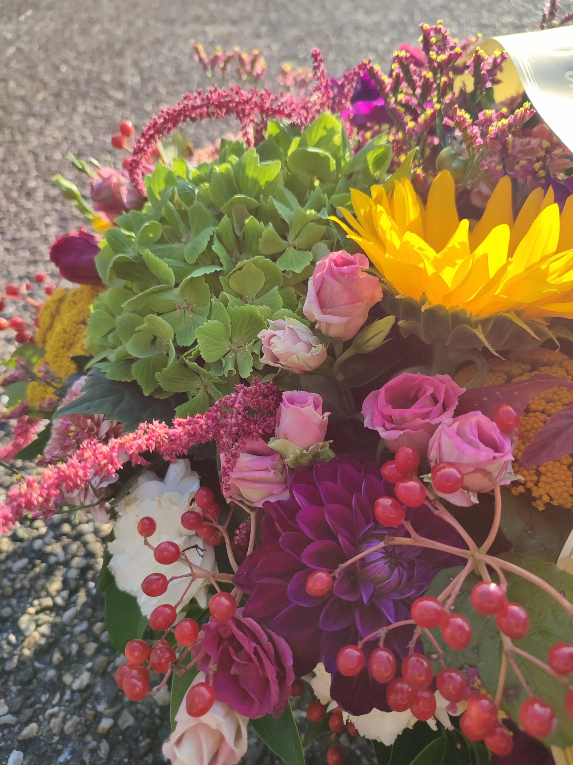 Panière de fleurs, par Fleuriste Guille, fleuriste à Sainte-Bazeille