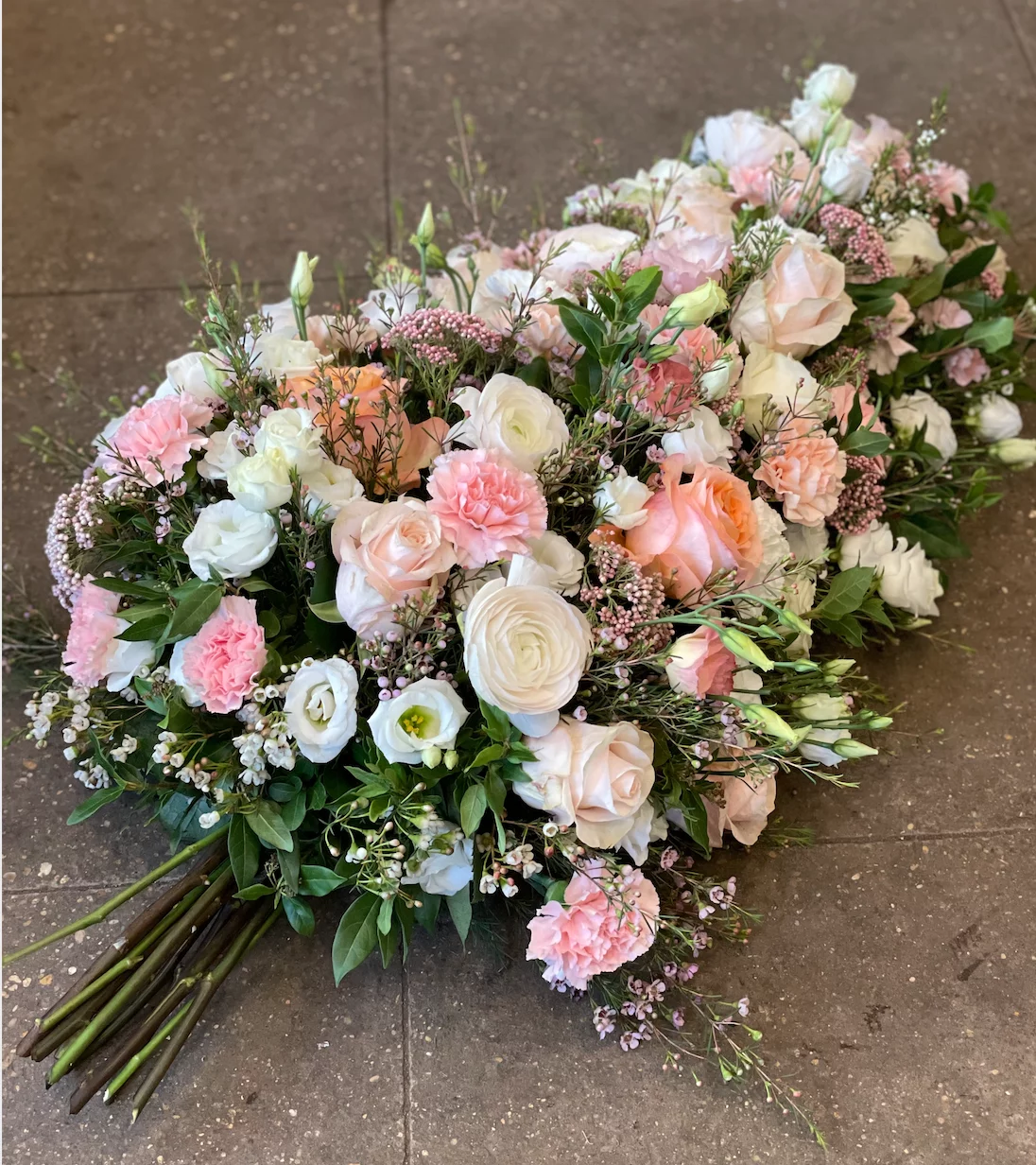 Gerbe en mousse, par Rose Et Chardon, fleuriste à Meudon