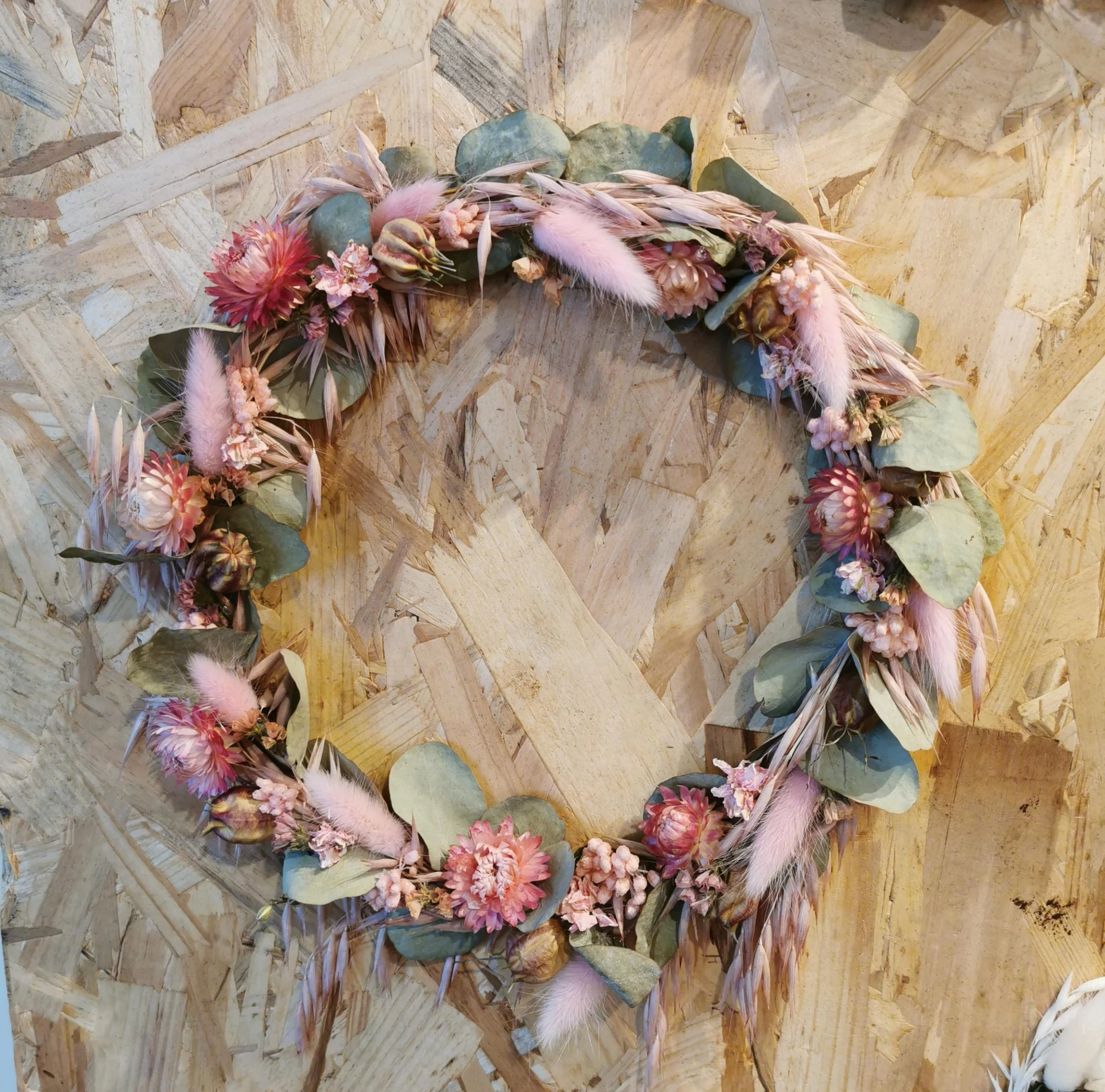 Couronne de fleurs séchées, par Iberis Annecy, fleuriste à Annecy