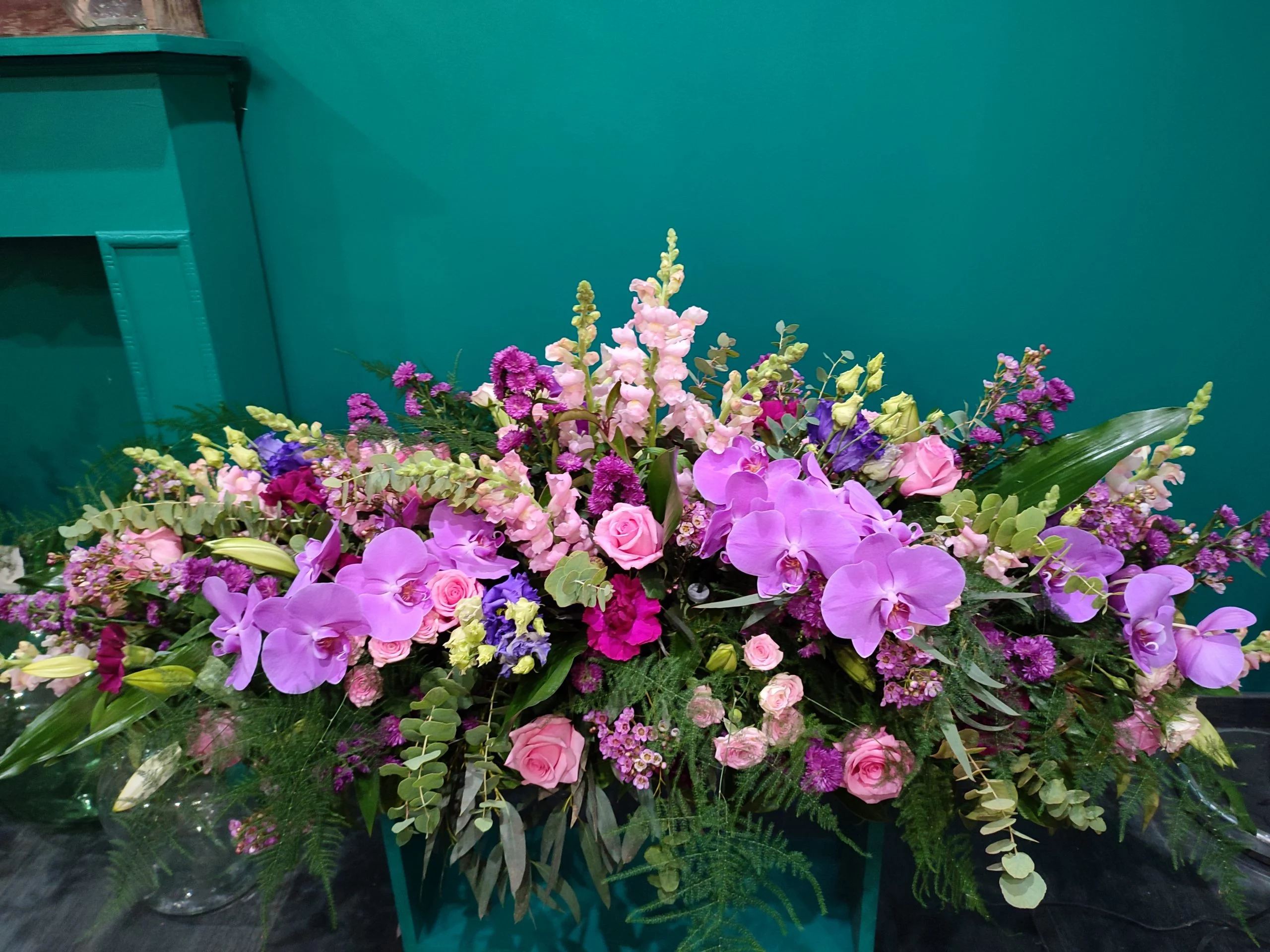 Dessus de cercueil, par Fleuriste Guille, fleuriste à Sainte-Bazeille