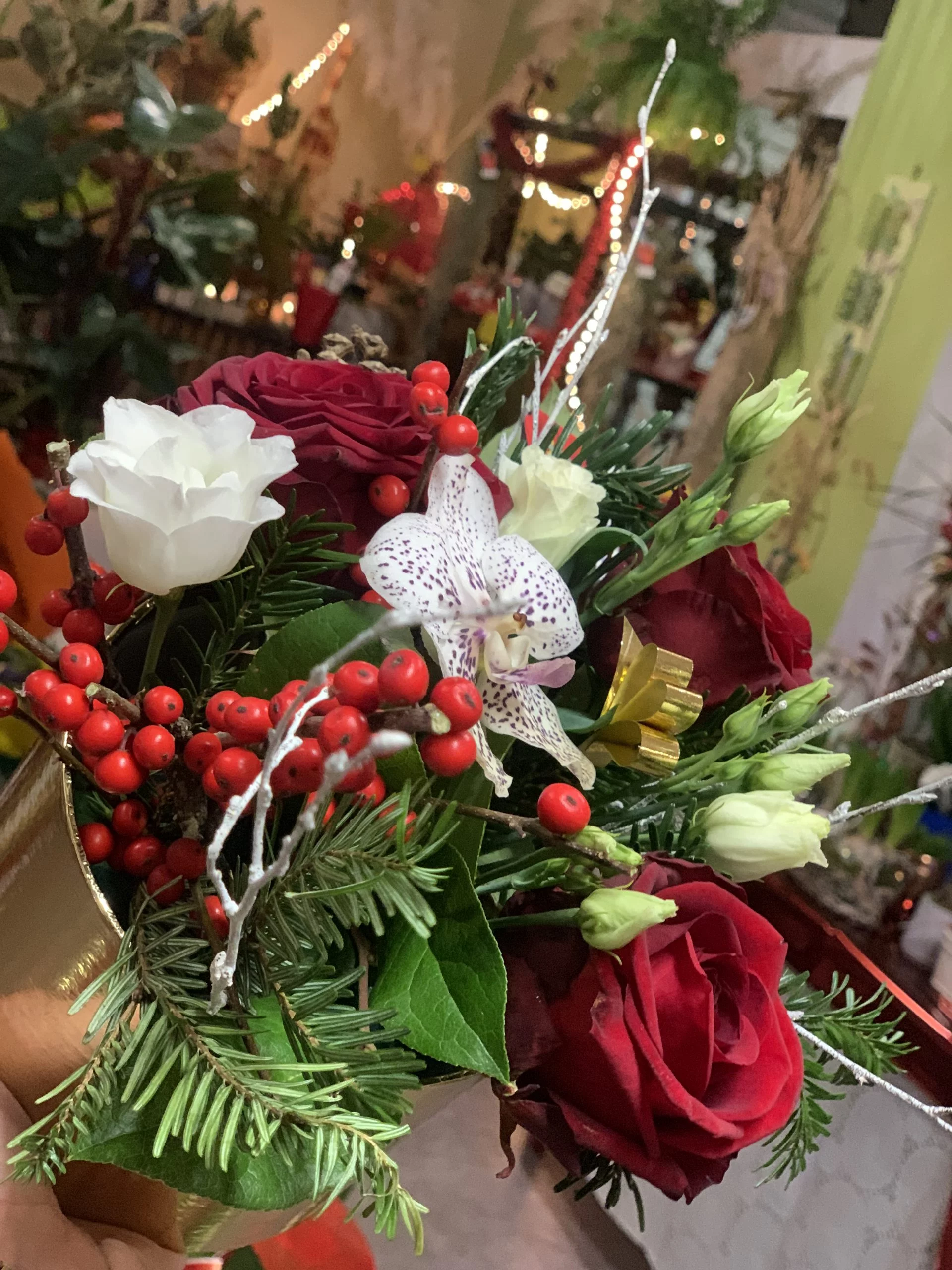 composition florale piquée, par Au Dipladenia, fleuriste à Lille