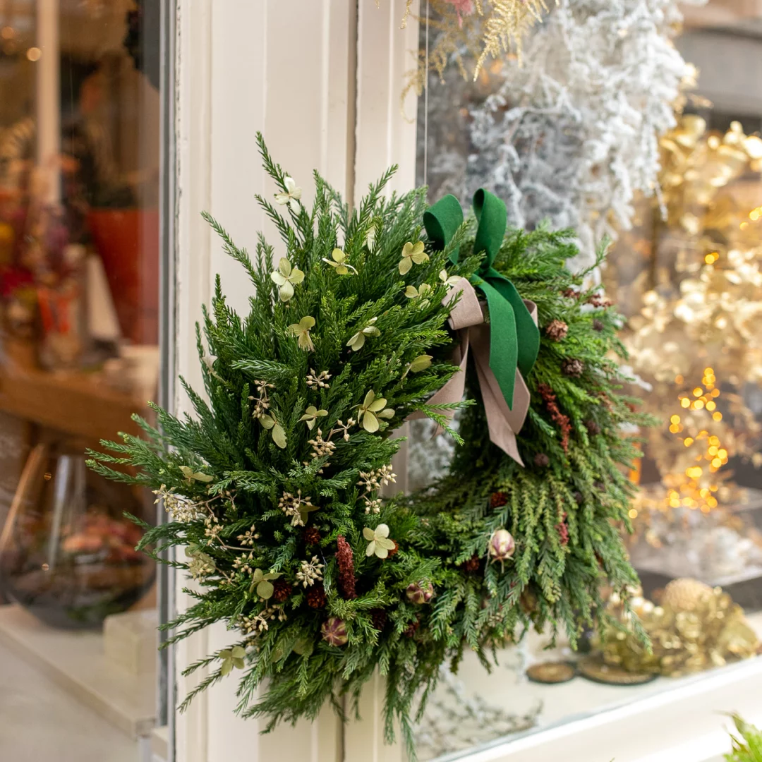 Sapins - Livraison de bouquets de fleurs par vos fleuristes préférés