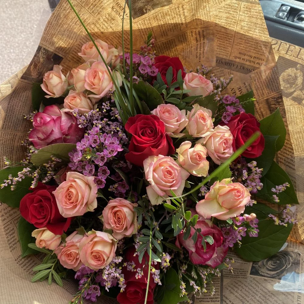 Bouquet la vie en Rose, par Les fleurs du passage, fleuriste à Rouen