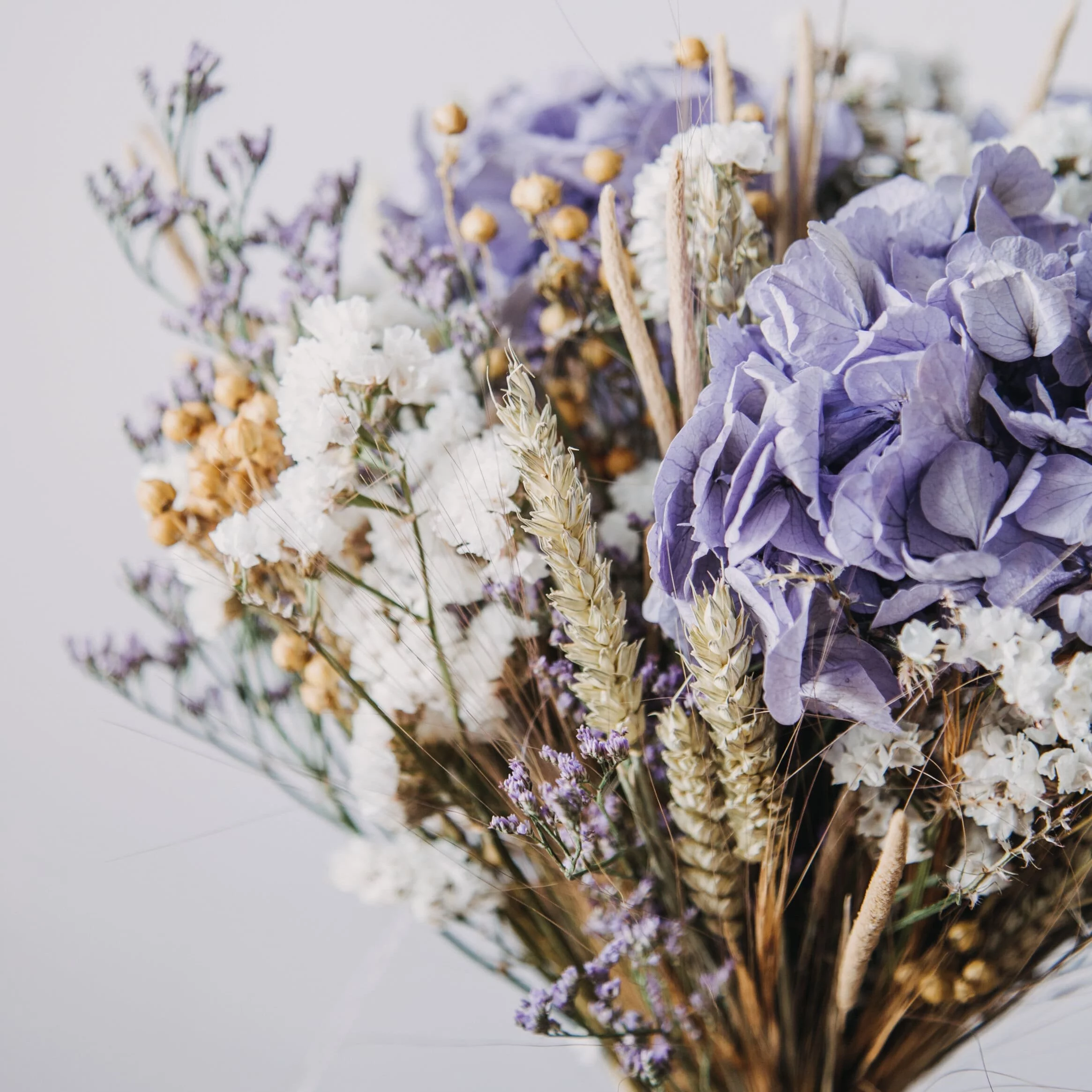 Bouquet fleurs séchées – Hortensia mauve, par Ambelle Déco Fleuriste, fleuriste à Marseille