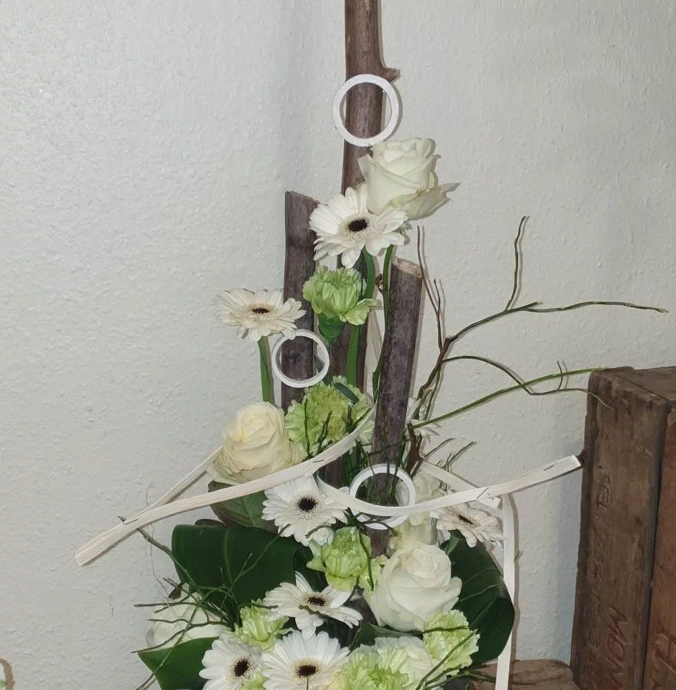 Montage fleurs fraîches, par Fleurs Baccara, fleuriste à Dour