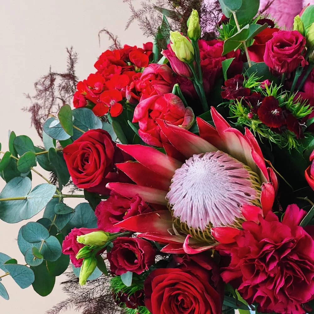 Bouquet Rouge / Grenat, par Langage Des Fleurs, fleuriste à Bastia