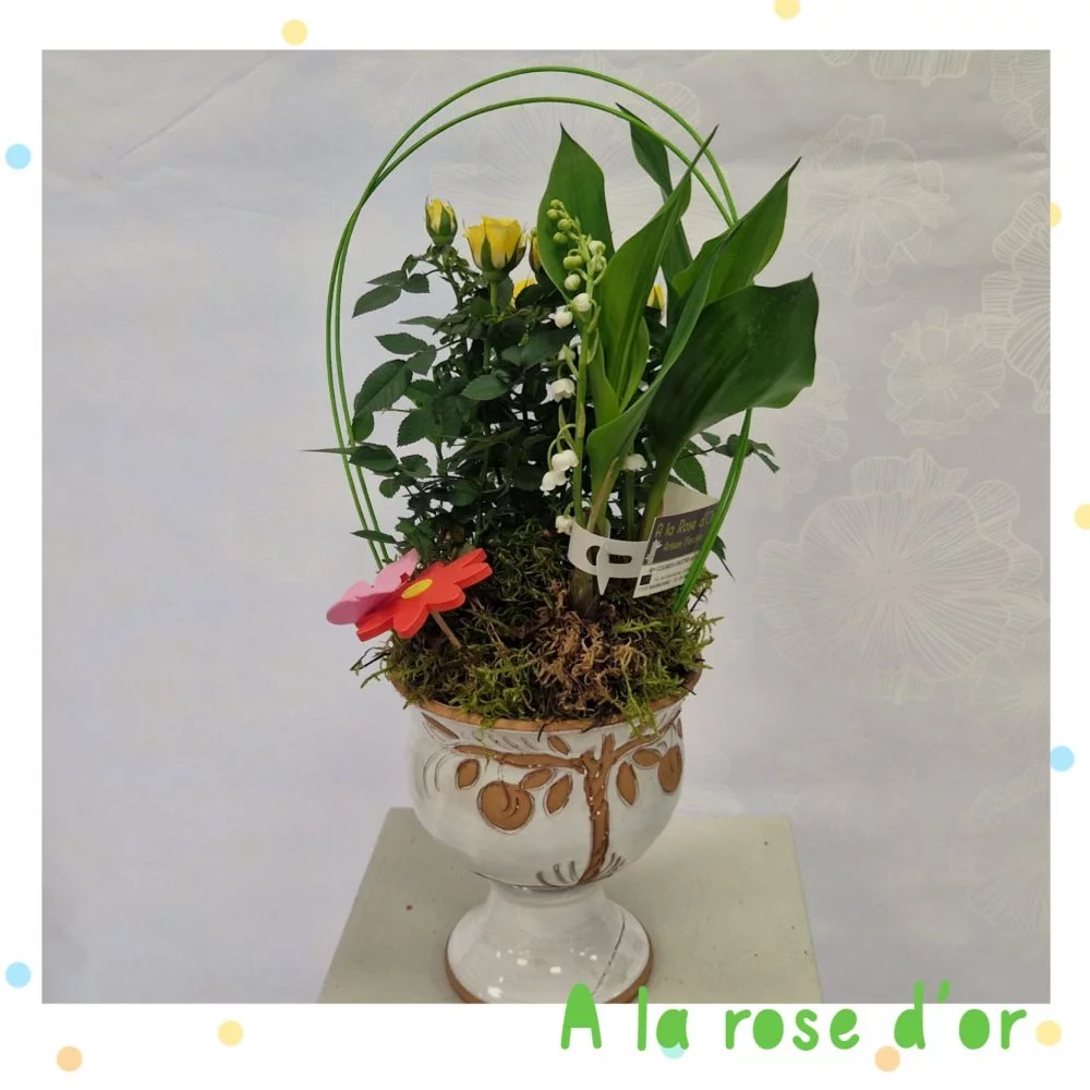 Composition de muguet raciné et plantes, par A La Rose d'Or, fleuriste à Narbonne