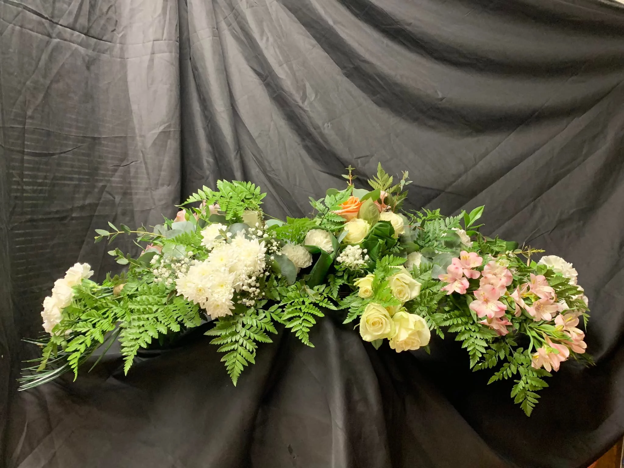 Dernier hommage, par La Palette Des Couleurs, fleuriste à Portiragnes