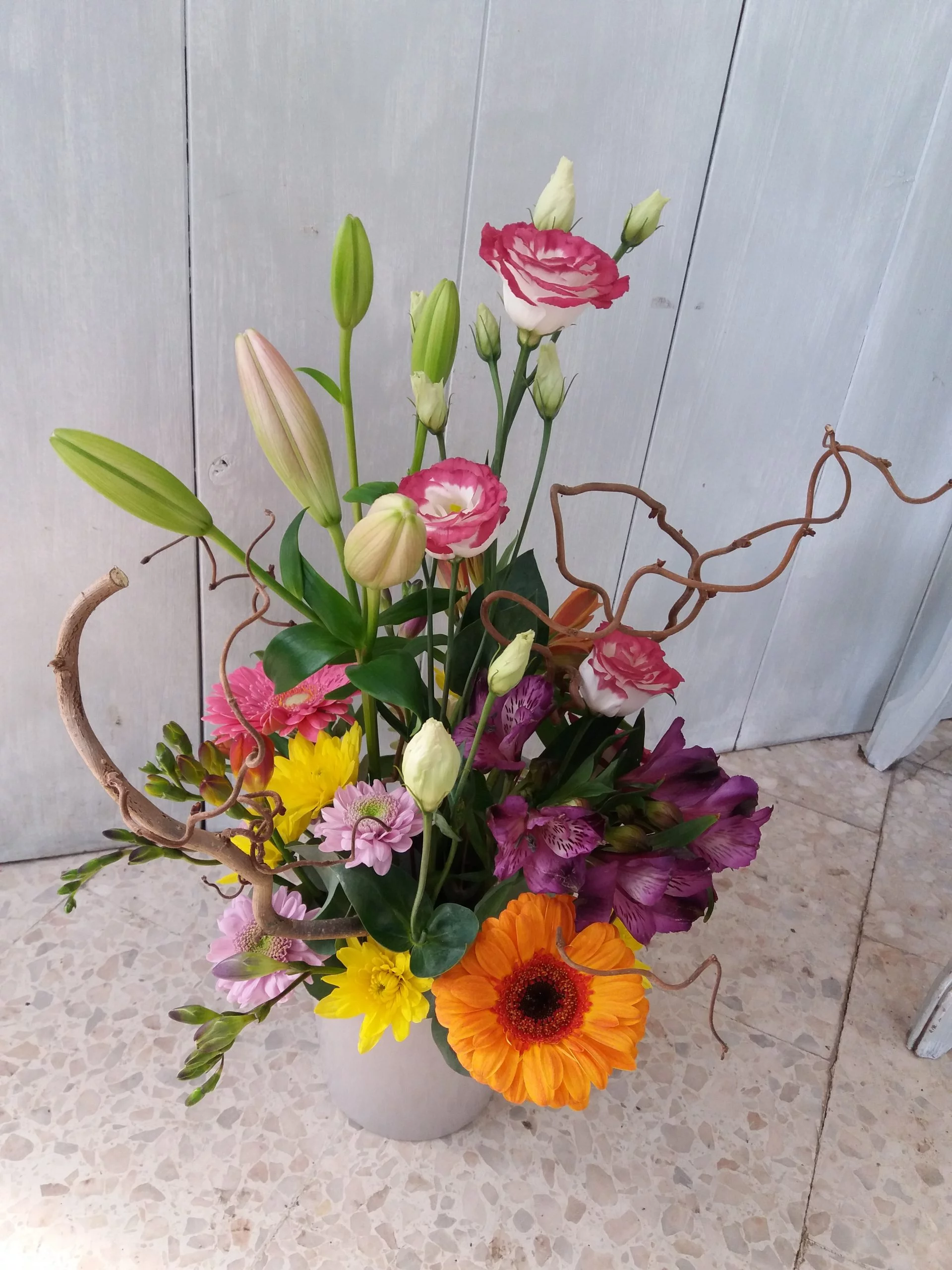 Composition anniversaire, par Le Secret d'une Fleur, fleuriste à Lyon