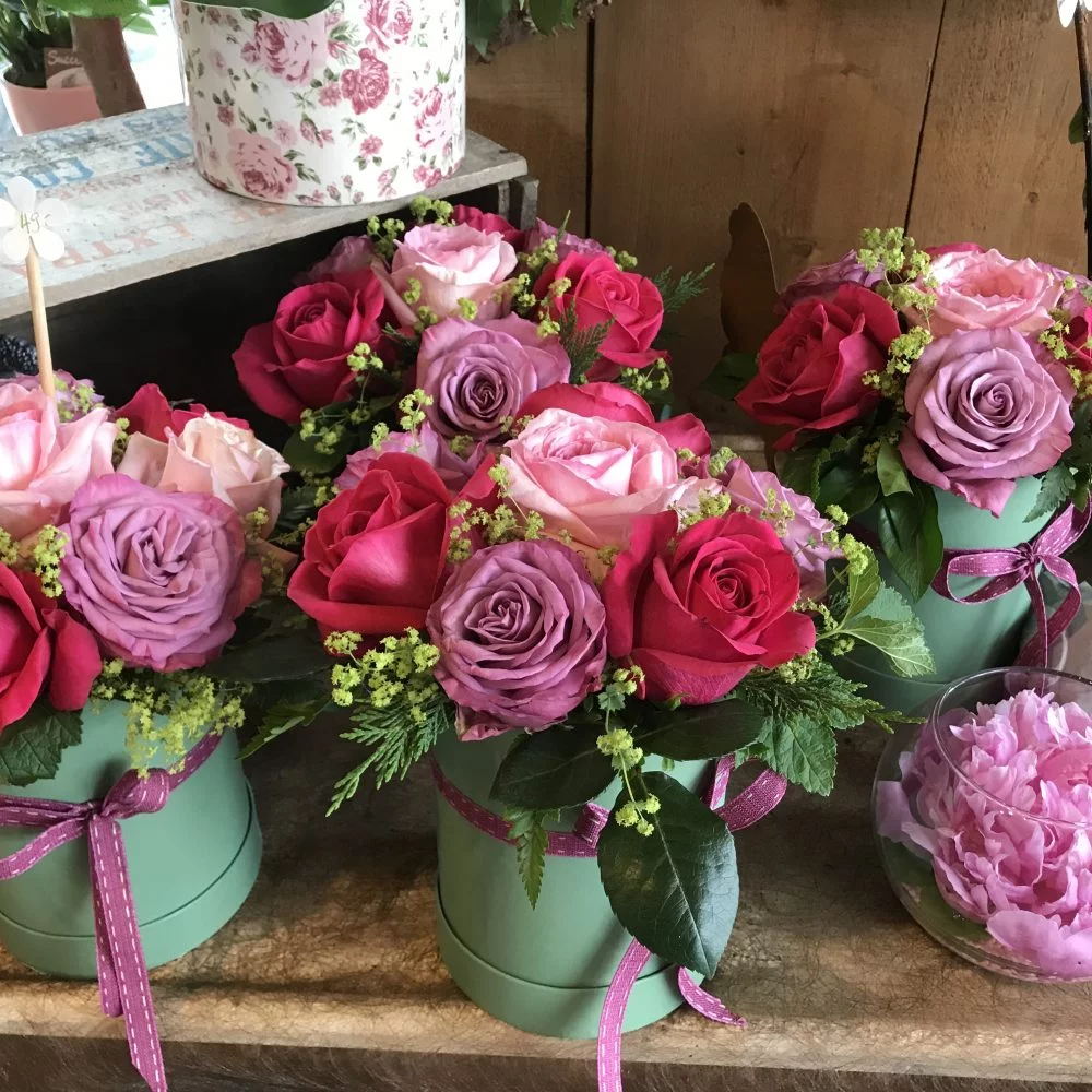 la boite à chapeau, par A fleurs de peau, fleuriste à Les Mureaux