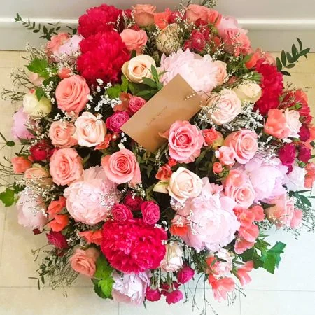 Coussin funéraire Manarola, par Clémentine Atelier Floral, fleuriste à Le Plessis-Robinson