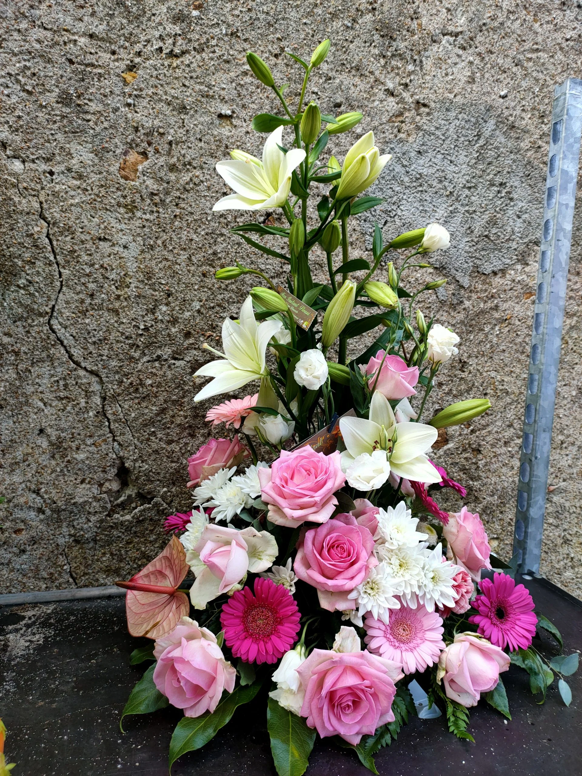 devant de tombe, par Mon Instant Fleuri, fleuriste à Loireauxence