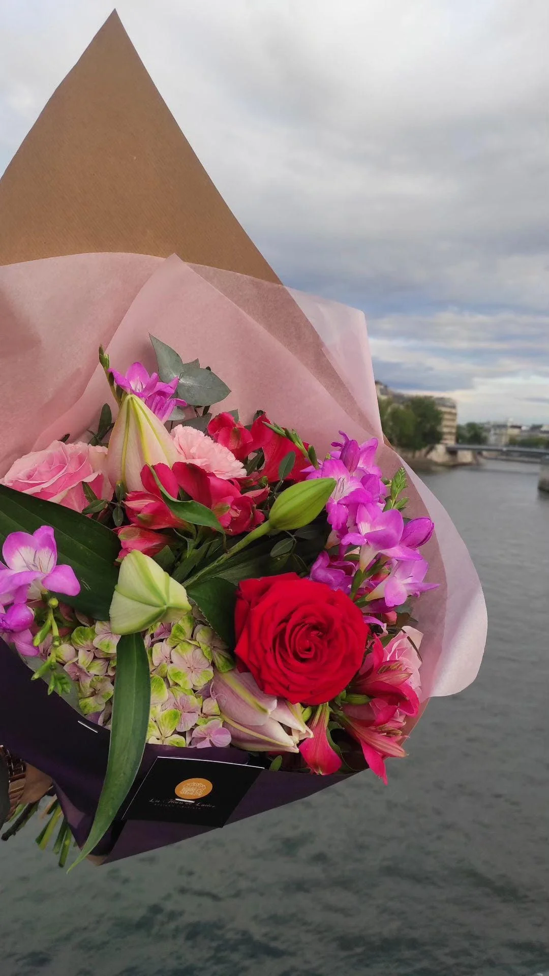 Bouquet du fleuriste d&rsquo;été., par Les Fleurs de Lutece, fleuriste à Paris