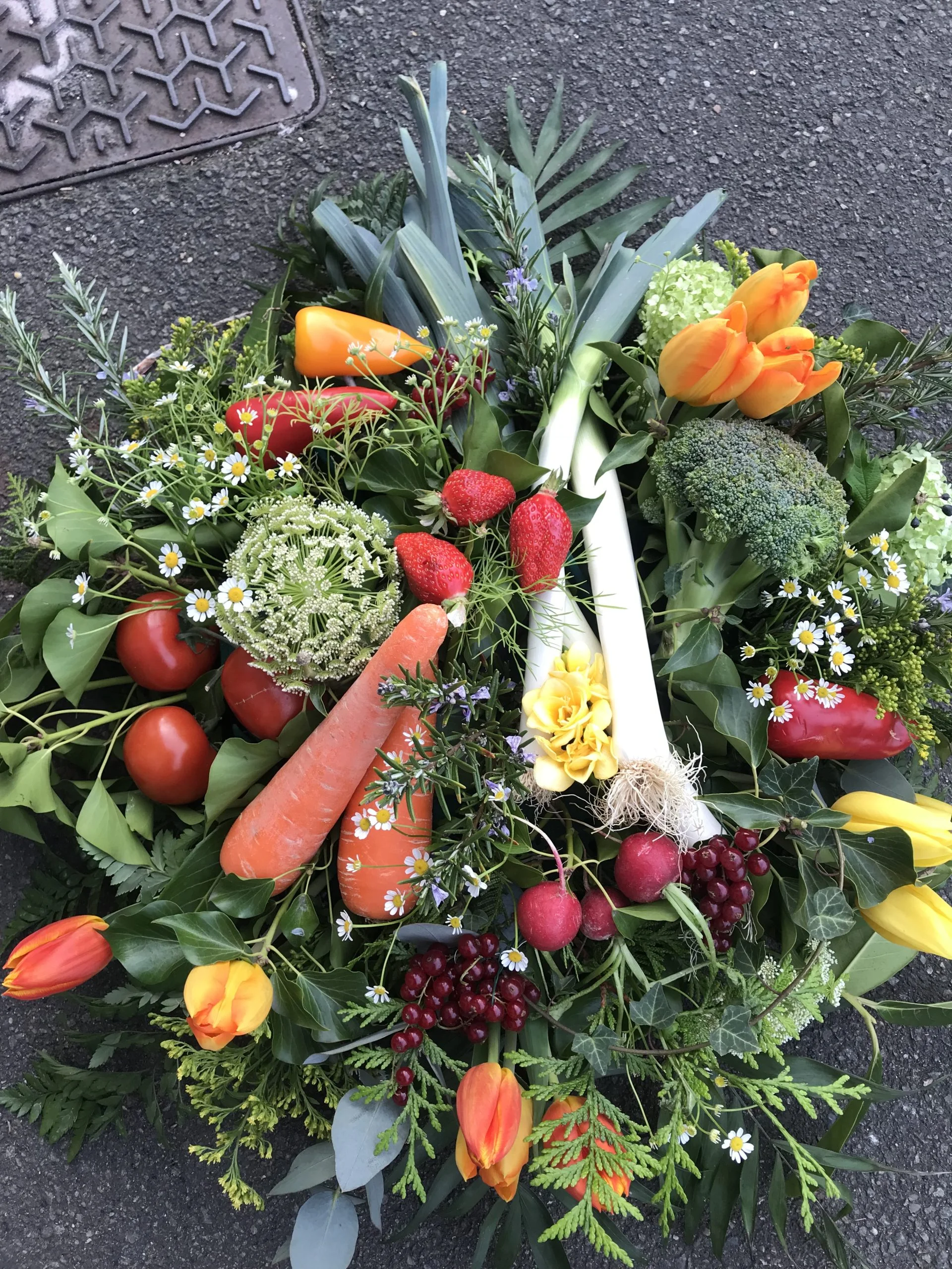 hommage à un jardinier, par A fleurs de peau, fleuriste à Les Mureaux