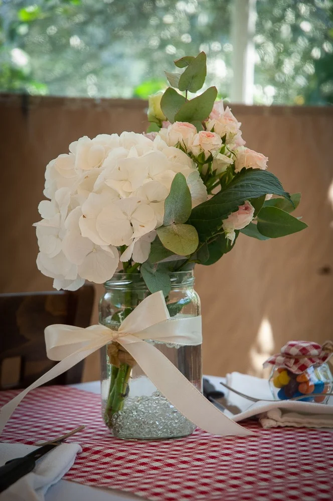 Bouquet + Vase, par ROSE-BELLE, fleuriste à Nice