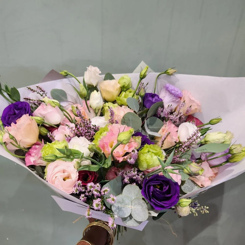 Bouquet de saison, par ROSE-BELLE, fleuriste à Nice