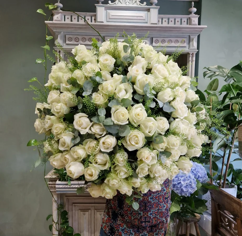 Bouquet de 101 roses, par ROSE-BELLE, fleuriste à Nice