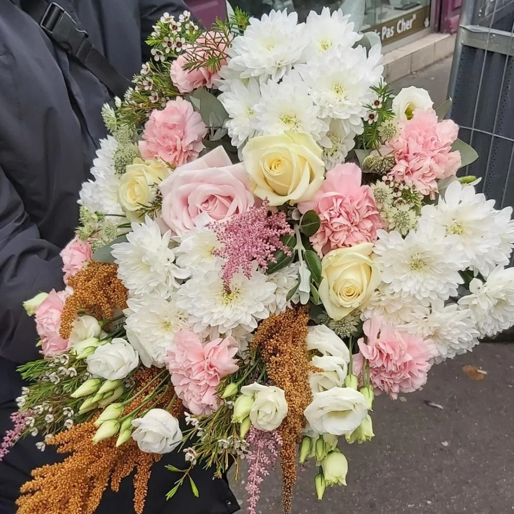Gerbe pour cérémonie de Deuil, par Fleur de rue, fleuriste à Paris