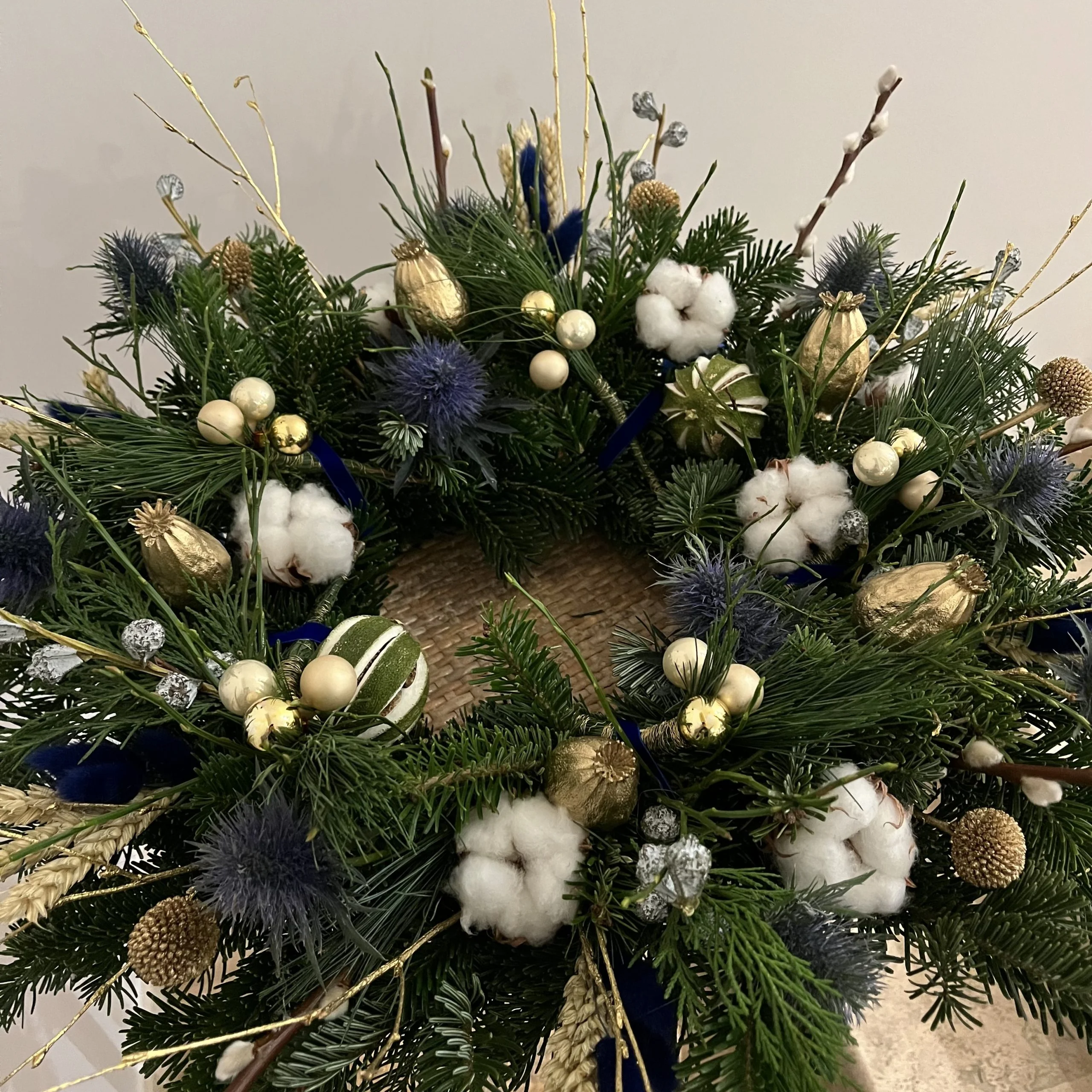 Couronne de sapin intérieure, par Hanakawa, fleuriste à Meudon