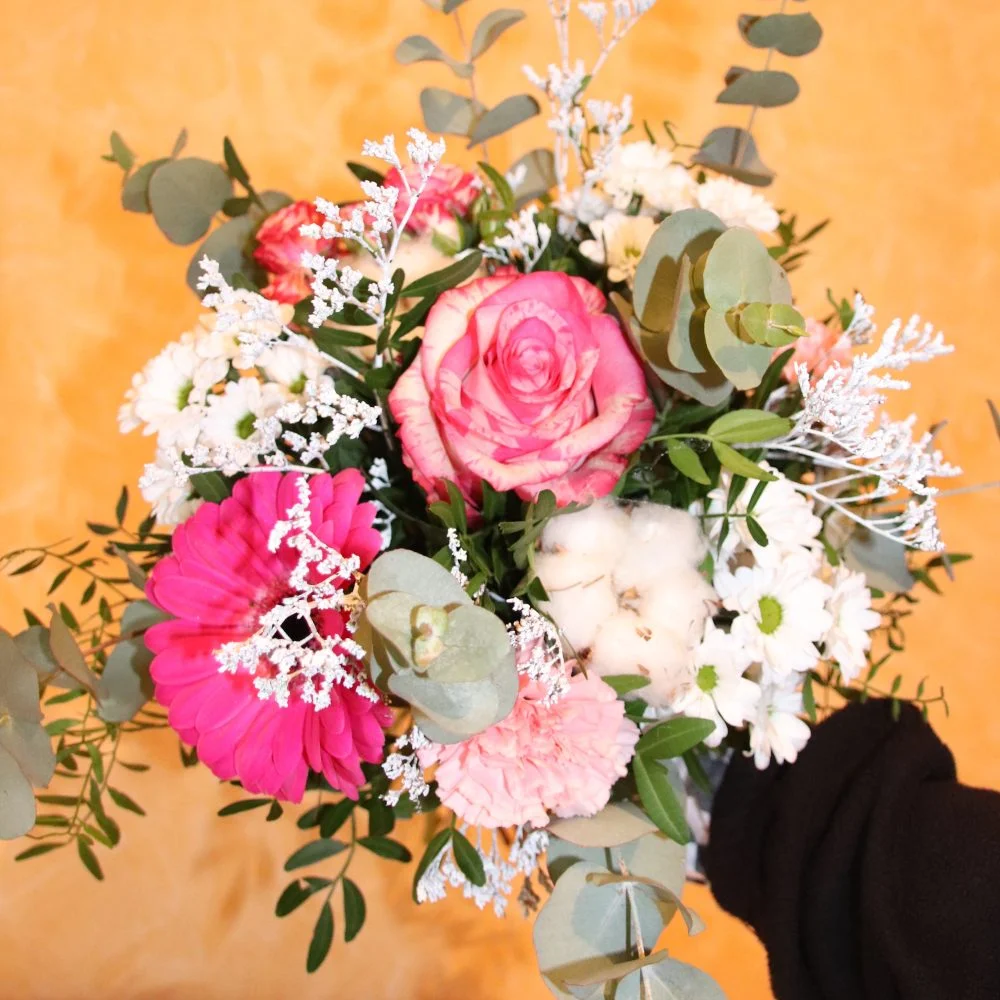 bouquet rose et blanc, par Julie Fleurs, fleuriste à Carmaux