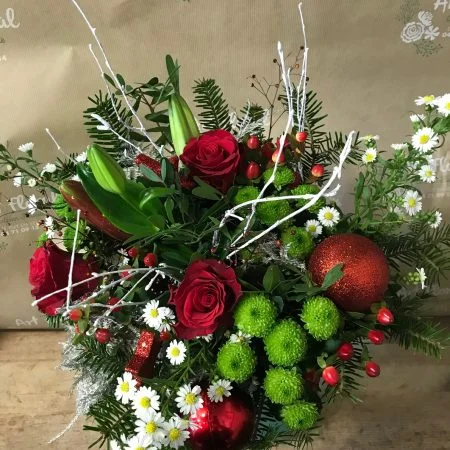 Bouquet Noel Rouge, par Art Floral Le Puy en Velay, fleuriste à Le Puy-en-Velay