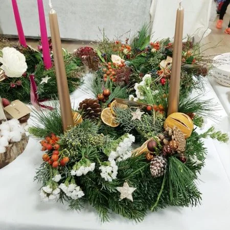 Centre de table couronne de Noël, par Hanakawa, fleuriste à Meudon