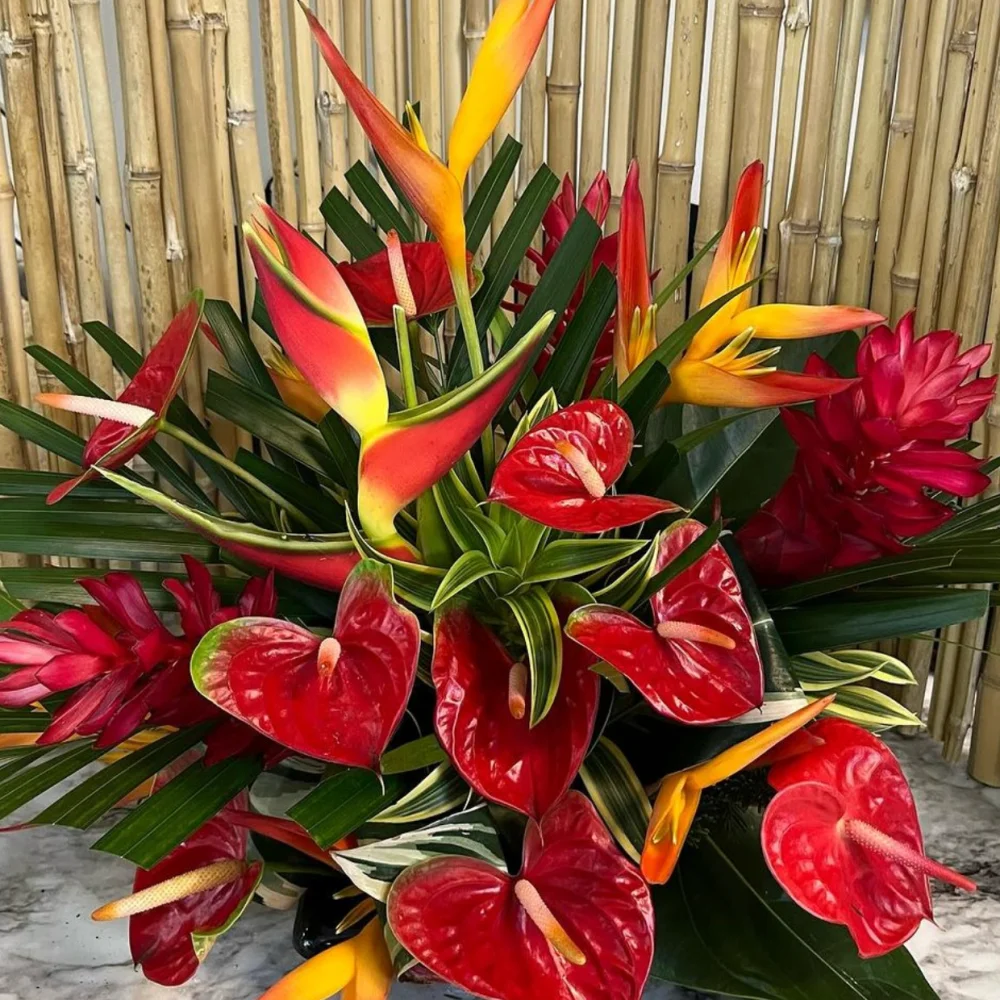 Bouquet et banderolle, par Tropical, fleuriste à Châtenay-Malabry