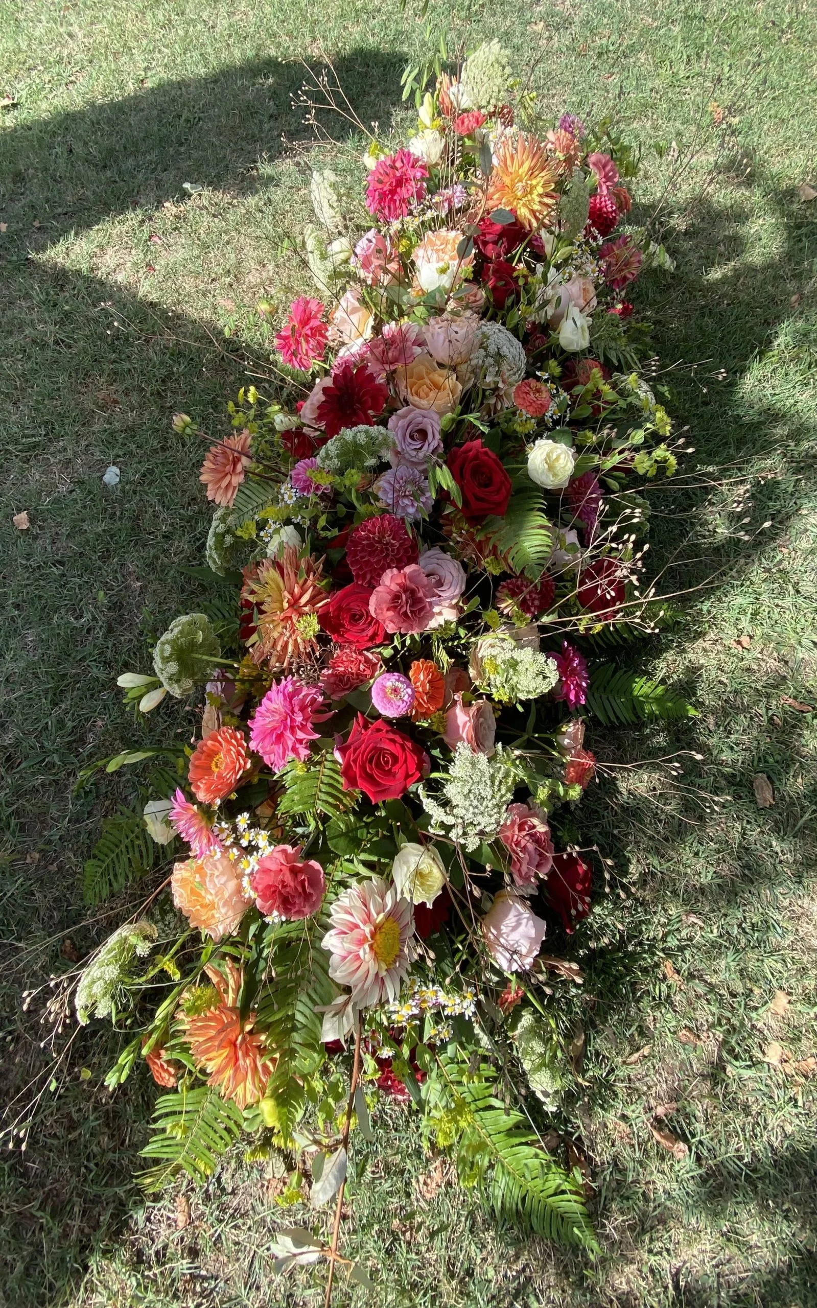 Raquette décés, par Le Dahlia by Estelle, fleuriste à Bordeaux