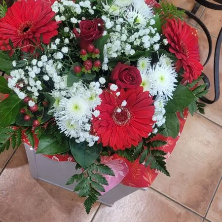 Bouquet Je t'aime, par Les jardins d'Arcadie, fleuriste à Saint-Herblain